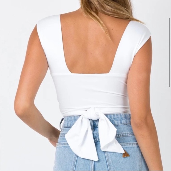 Lioness white wrap tank top - Picture 2 of 6